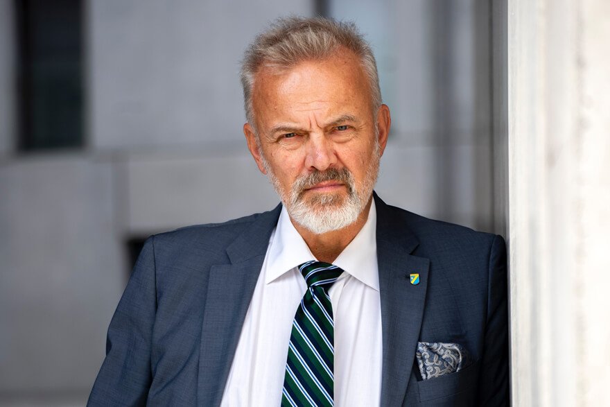 Jörgen Holmlund - säkerhetsexpert och föreläsare om hotbild, försvar och organisatorisk trygghet